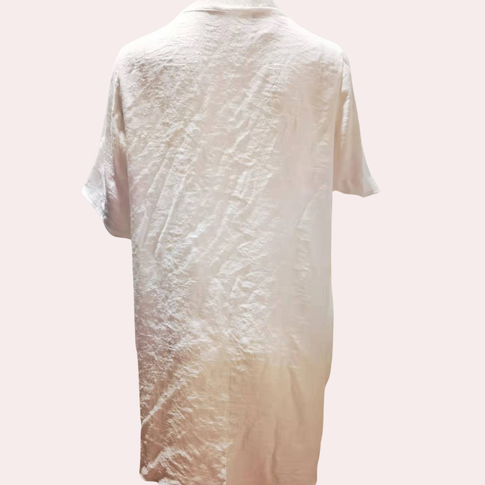 Lichte en luchtige midi zomerjurk met knielengte en elegante details