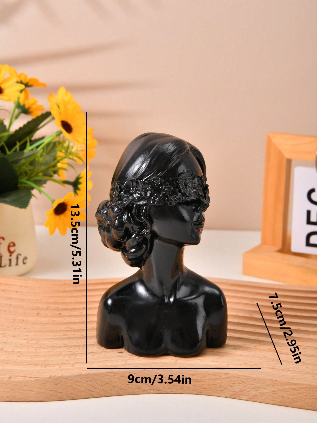 Elegante Bloemenmeisje Figurine - Sfeervolle Aanwinst voor je Huisdecor