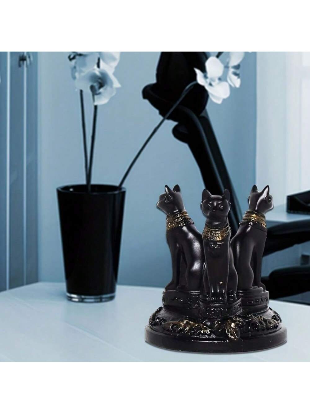 Elegante Bastet Kat met Kristallen Bol - Betoverend Harsbeeldje voor Huis & Tuin