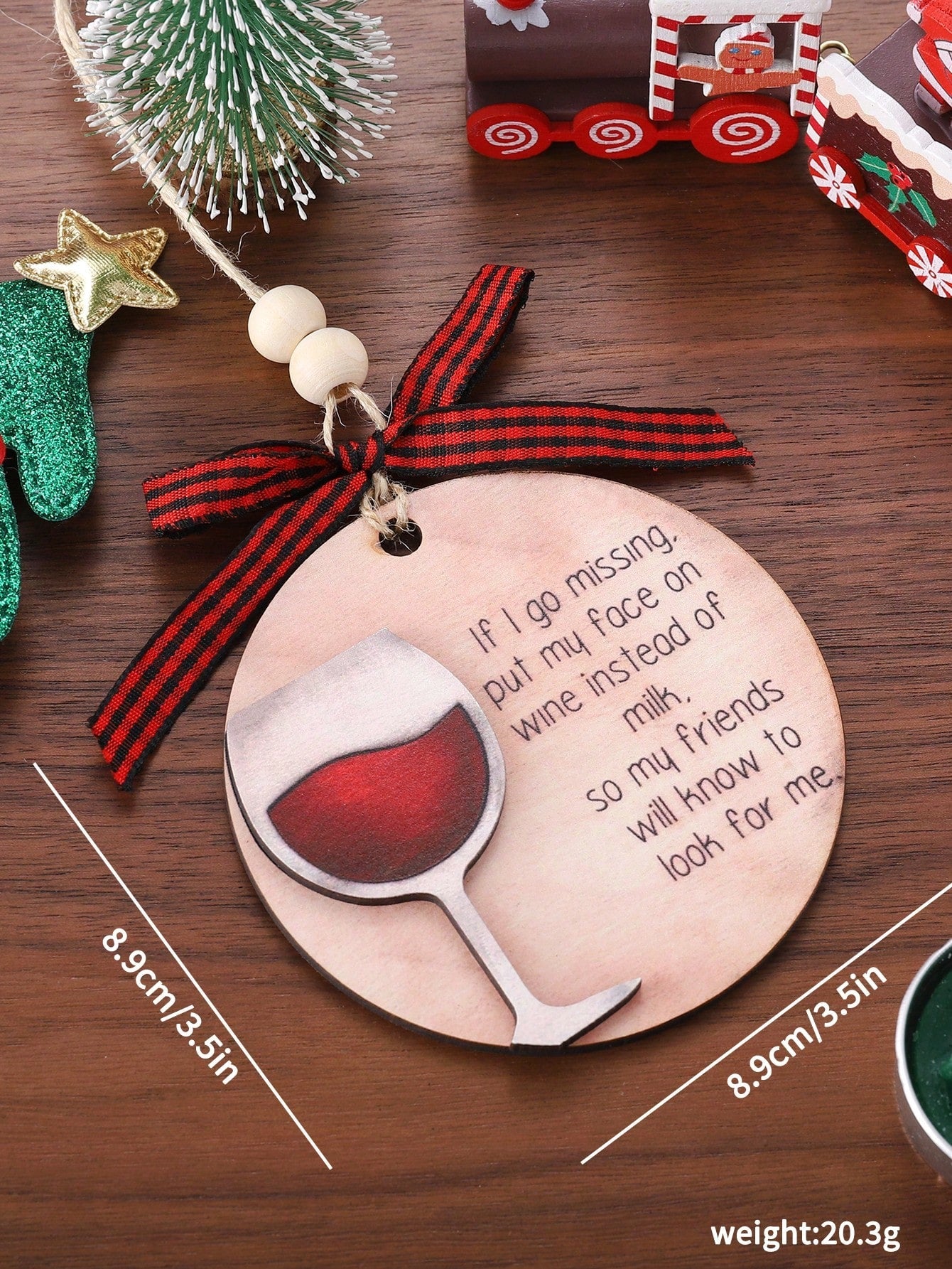 Grappige Wijnliefhebber Kerstversiering: 'If I Go Missing, Put My Face on Wine' - Perfecte Feestdecoratie