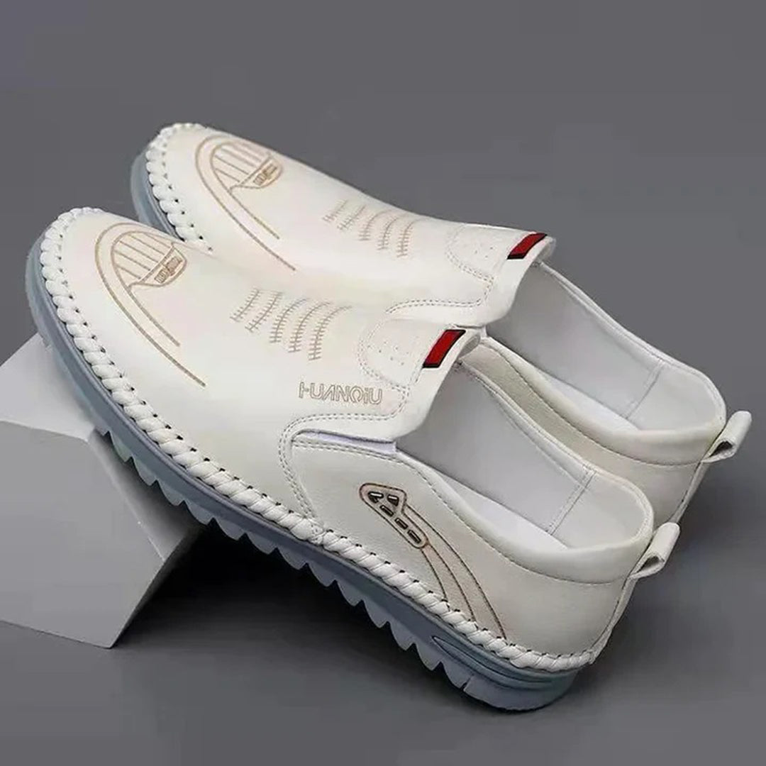 Sebastian | Zachte ademende PU loafers voor heren met handgestikte details