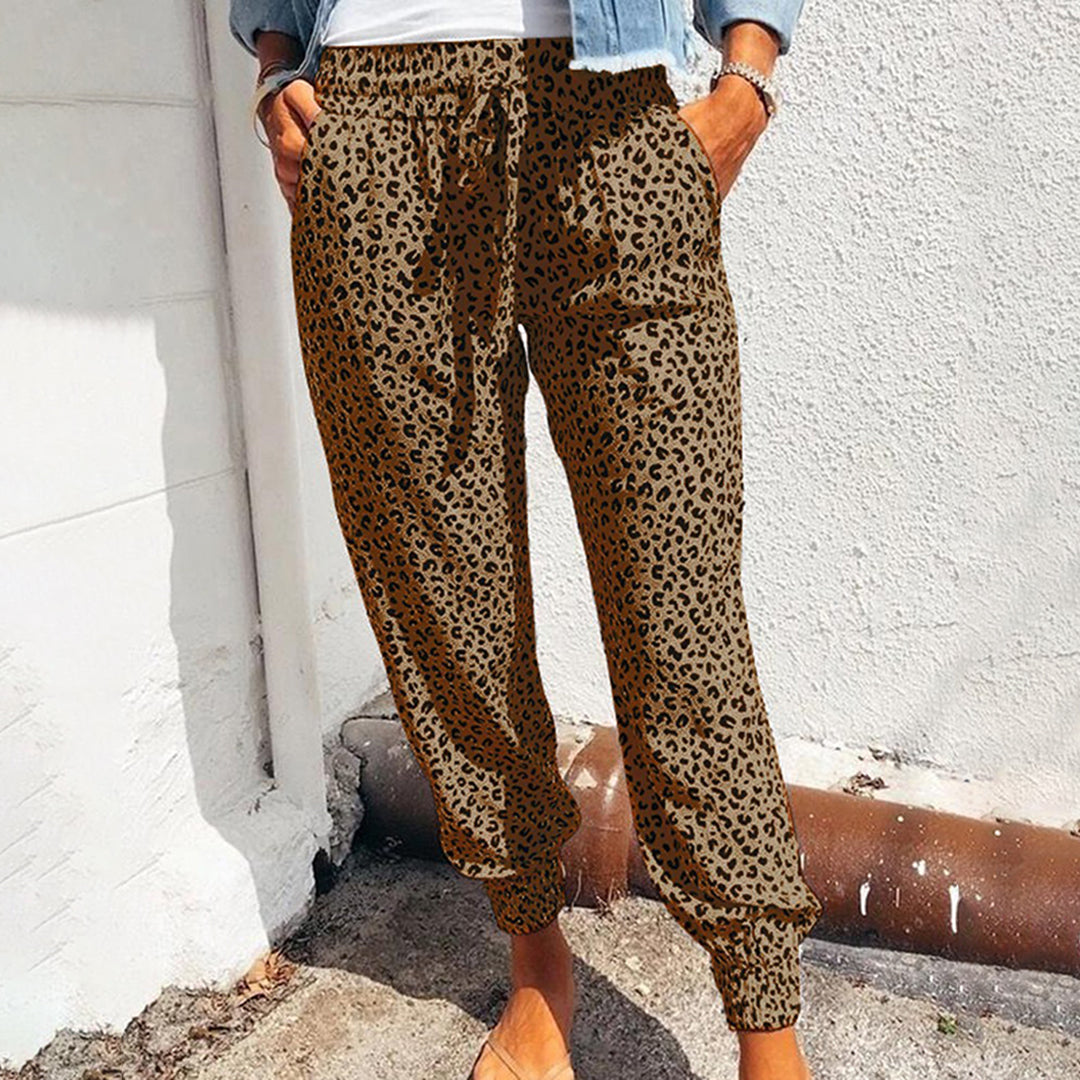 Dames vrijetijdsbroek – Comfort en stijl met een opvallende touch