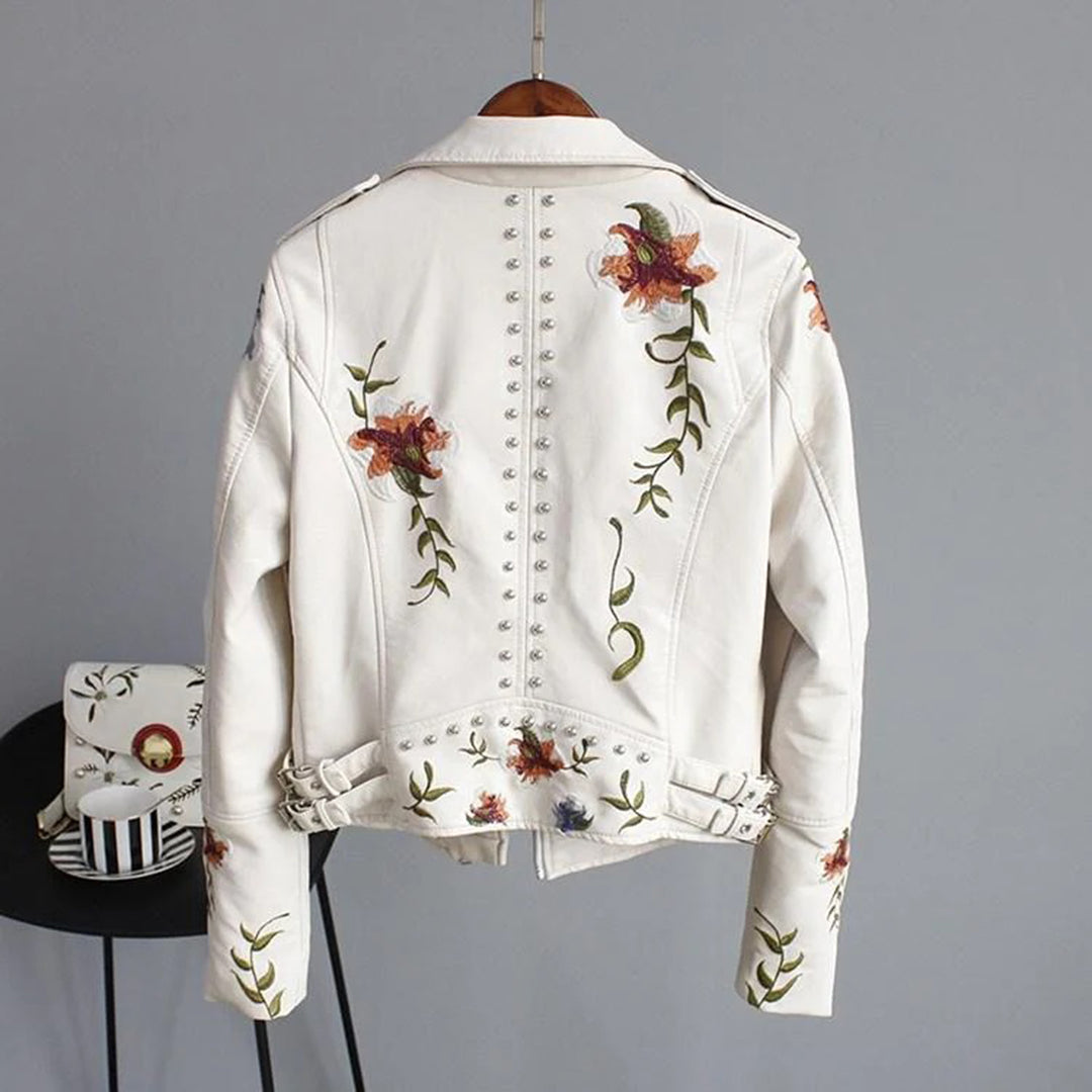 Céleste | Geborduurde leren herfstjas voor dames met studs, asymmetrische rits en vrouwelijke pasvorm