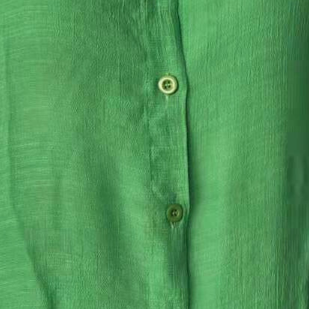 Lichte en luchtige midi zomerjurk met knielengte en elegante details