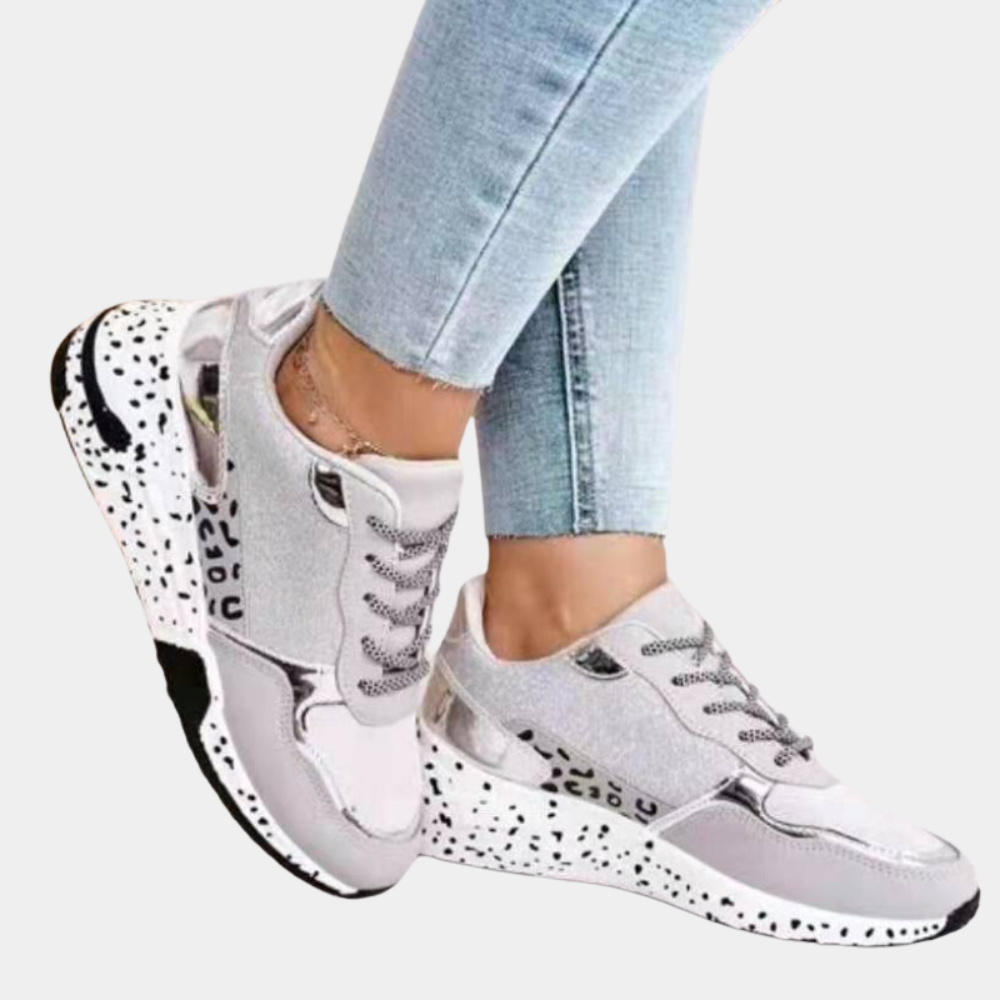 Noor | Stijlvolle dempende herfst damessneakers met mixmaterialen en opvallende zooldetails