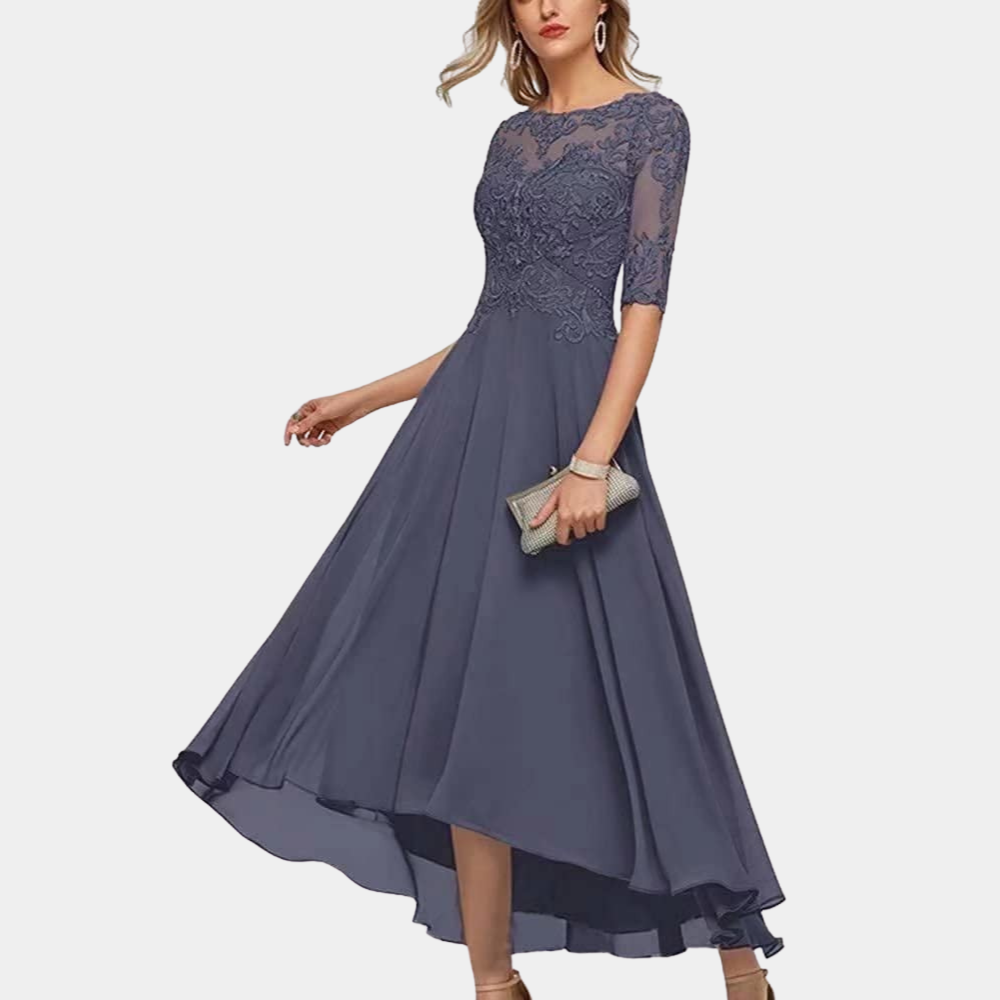Elegante feestjurk met kanten details en flatterende pasvorm