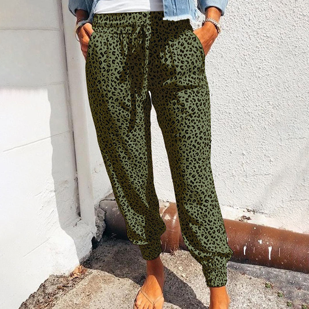 Dames vrijetijdsbroek – Comfort en stijl met een opvallende touch