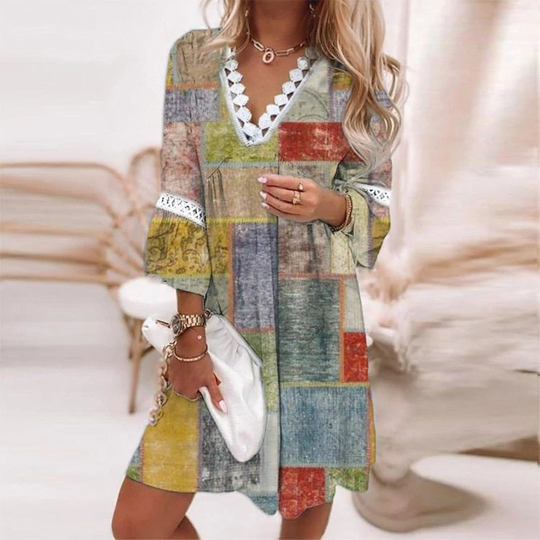Luchtige zomerjurk met V-hals en elegante print – ideaal voor dames die houden van stijl en comfort