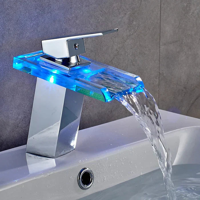Watervalkraan - Slimme Temperatuurindicator en Elegante Waterstroom