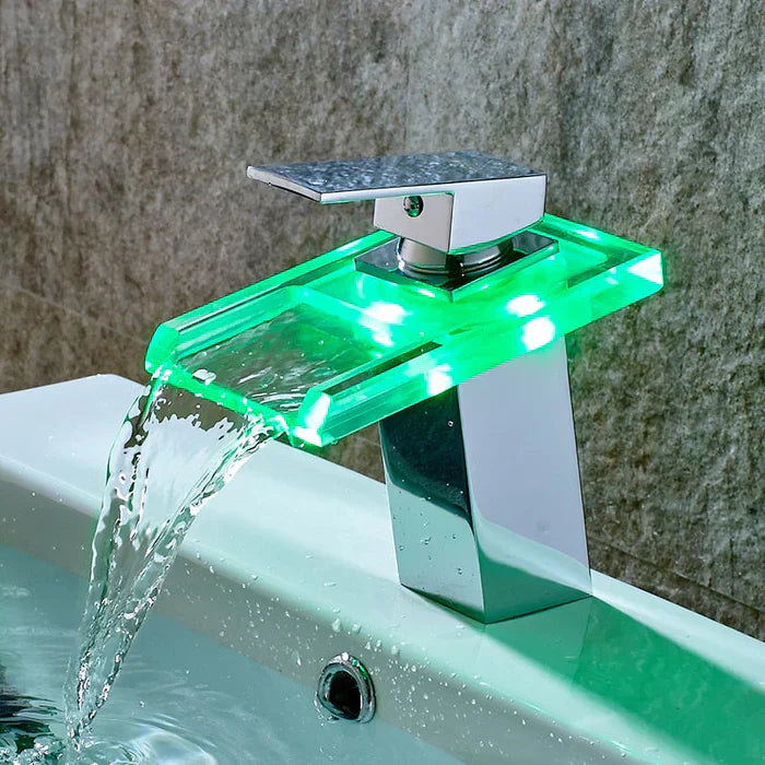 Watervalkraan - Slimme Temperatuurindicator en Elegante Waterstroom