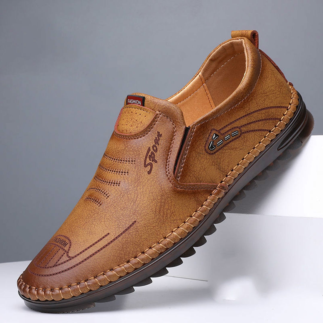 Sebastian | Zachte ademende PU loafers voor heren met handgestikte details
