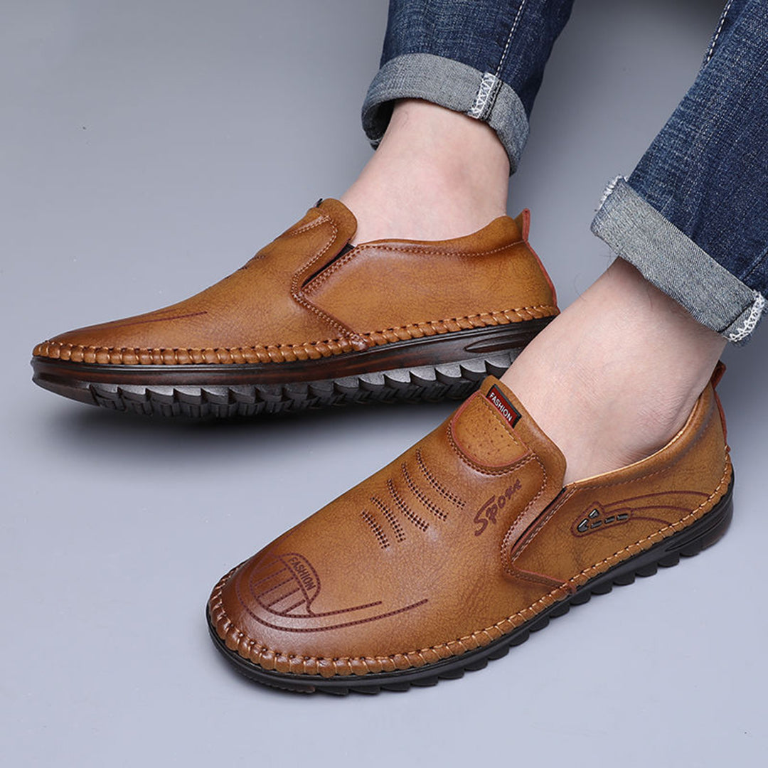 Sebastian | Zachte ademende PU loafers voor heren met handgestikte details