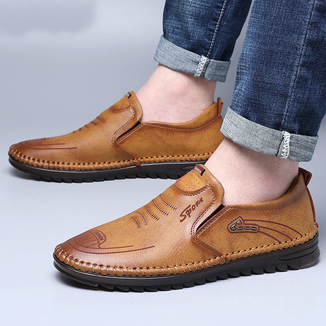 Sebastian | Zachte ademende PU loafers voor heren met handgestikte details