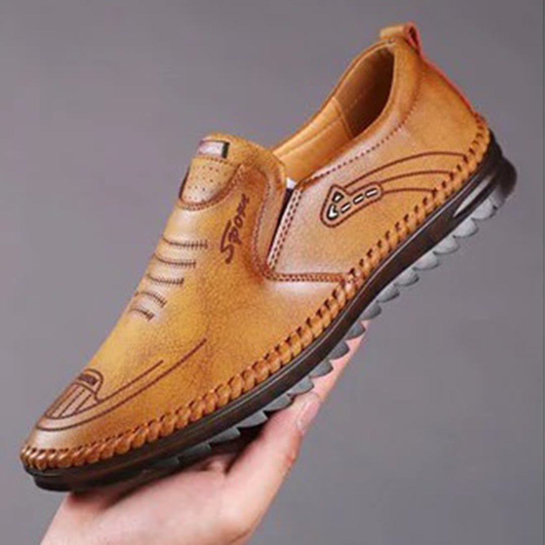 Sebastian | Zachte ademende PU loafers voor heren met handgestikte details