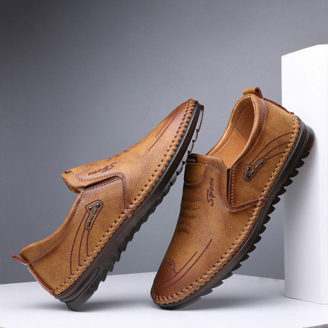 Sebastian | Zachte ademende PU loafers voor heren met handgestikte details