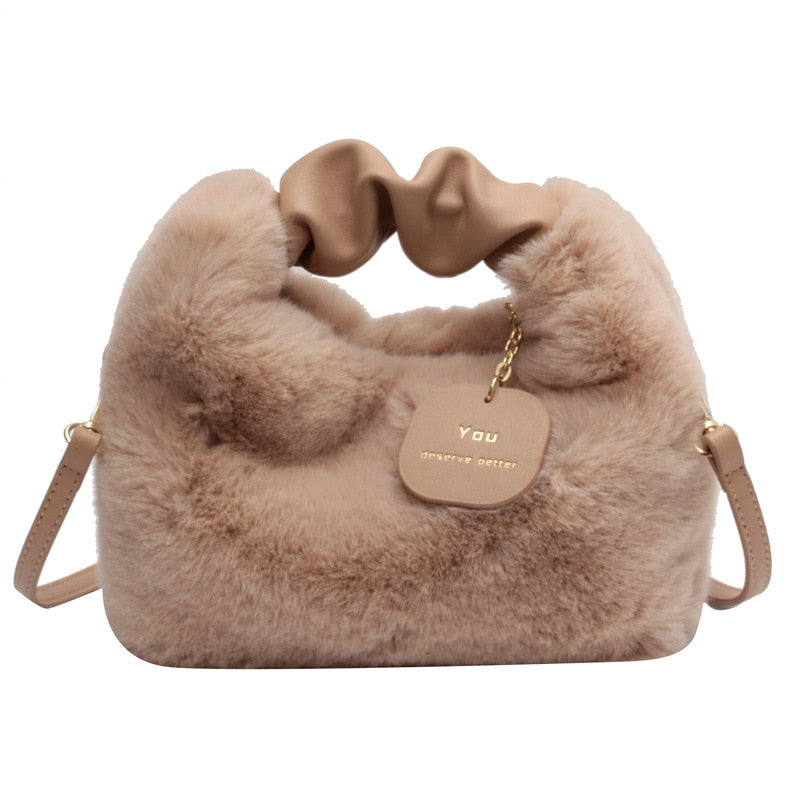 Ella Fluffy Handbag - Deze tas wil je gewoon knuffelen