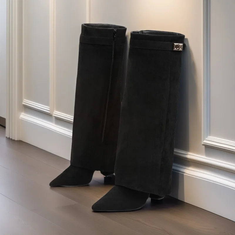 Isabelle | Hoge laarzen met brede schacht en decoratieve gesp