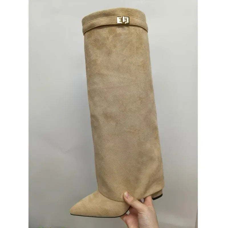 Isabelle | Hoge laarzen met brede schacht en decoratieve gesp