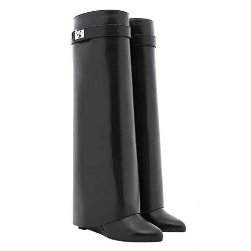 Isabelle | Hoge laarzen met brede schacht en decoratieve gesp