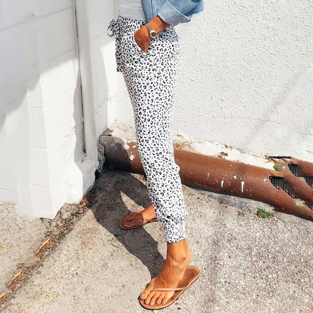 Dames vrijetijdsbroek – Comfort en stijl met een opvallende touch