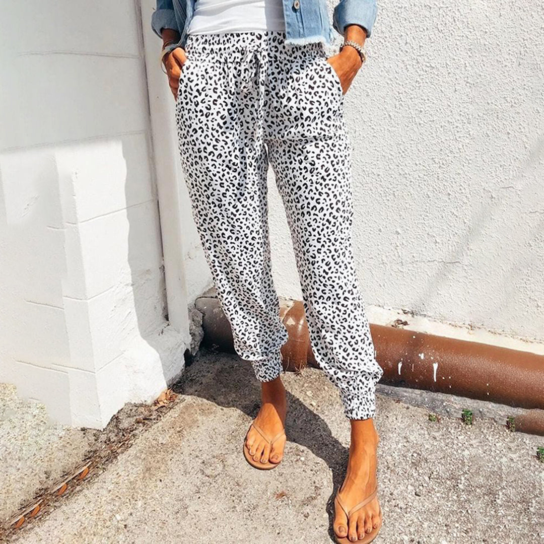 Dames vrijetijdsbroek – Comfort en stijl met een opvallende touch