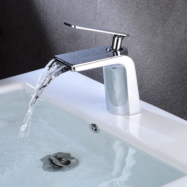 Klassieke Watervalkraan - Prachtig Ontwerp voor Luxe Badkamers