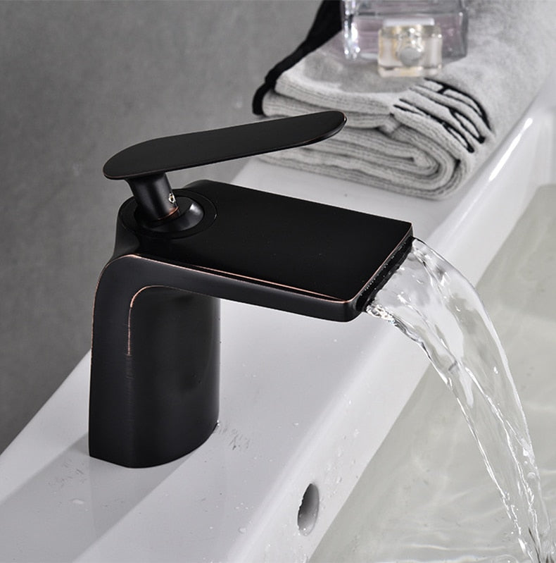 Klassieke Watervalkraan - Prachtig Ontwerp voor Luxe Badkamers